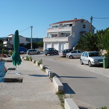 Apartments Mirko Vinisce Exterior foto