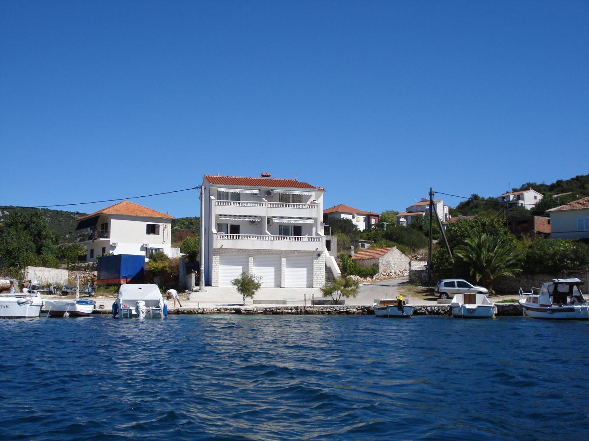 Apartments Mirko Vinisce Exterior foto